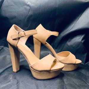 Brand New Never worn Windsor Heels